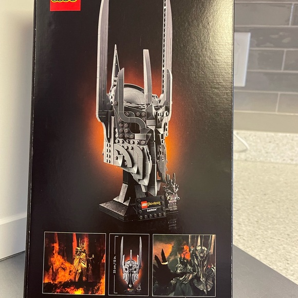 LEGO Sauron Helmet Lords of the Rings in Black and Gray 11373 538Pcs 18+ NIB - Picture 7 of 9